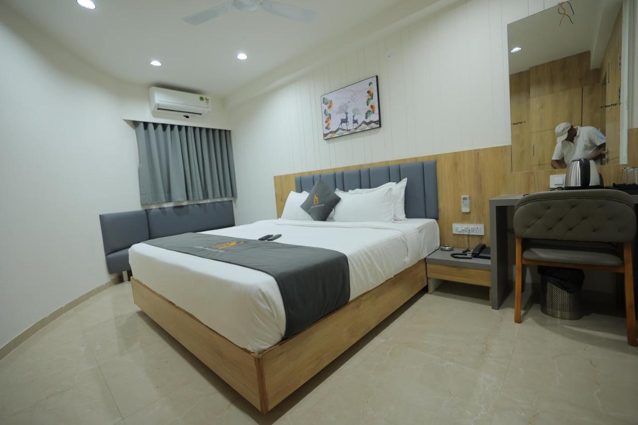 Hotel Shayan Inn Rajkot Dış mekan fotoğraf
