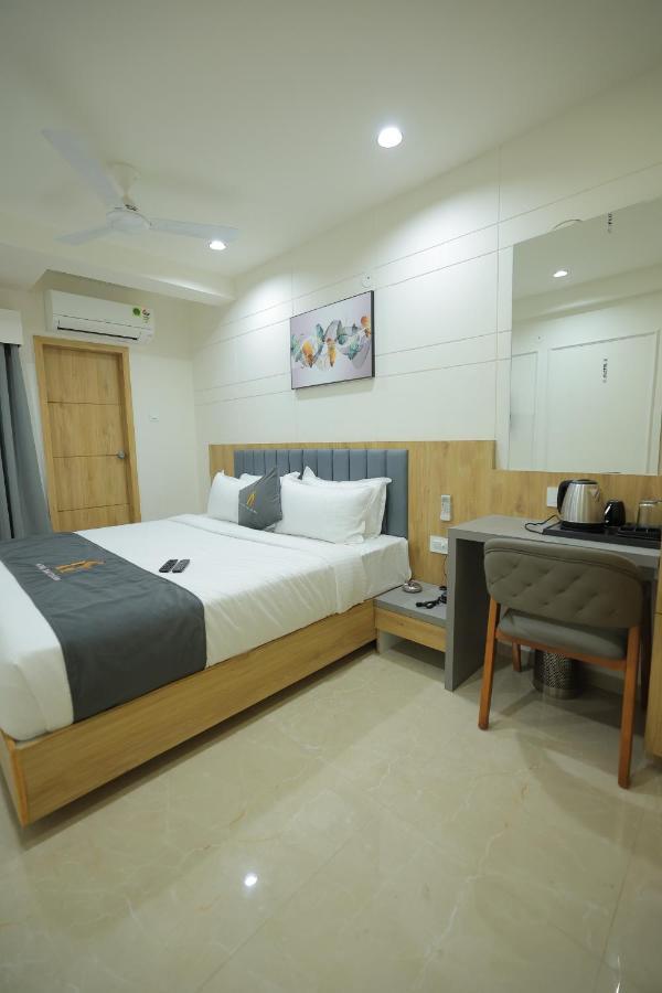 Hotel Shayan Inn Rajkot Dış mekan fotoğraf