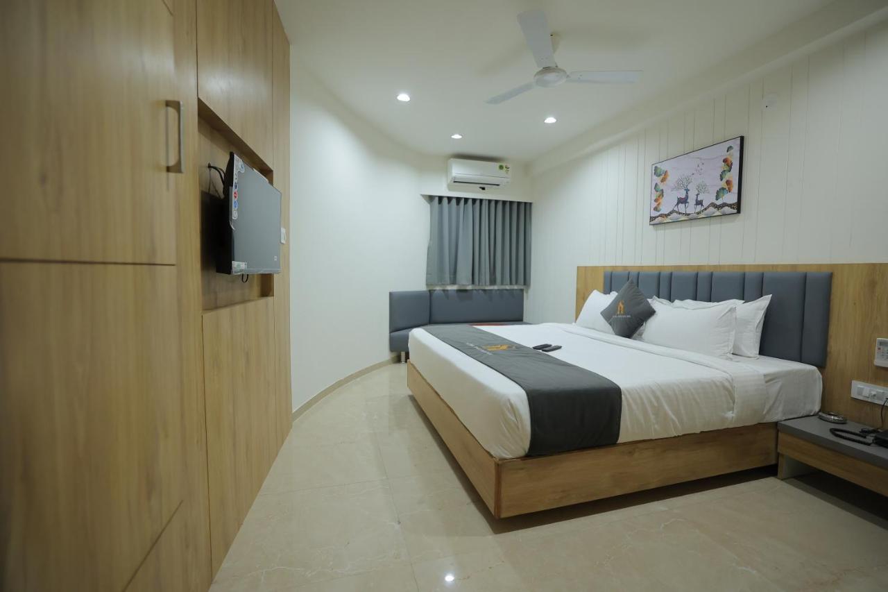 Hotel Shayan Inn Rajkot Dış mekan fotoğraf