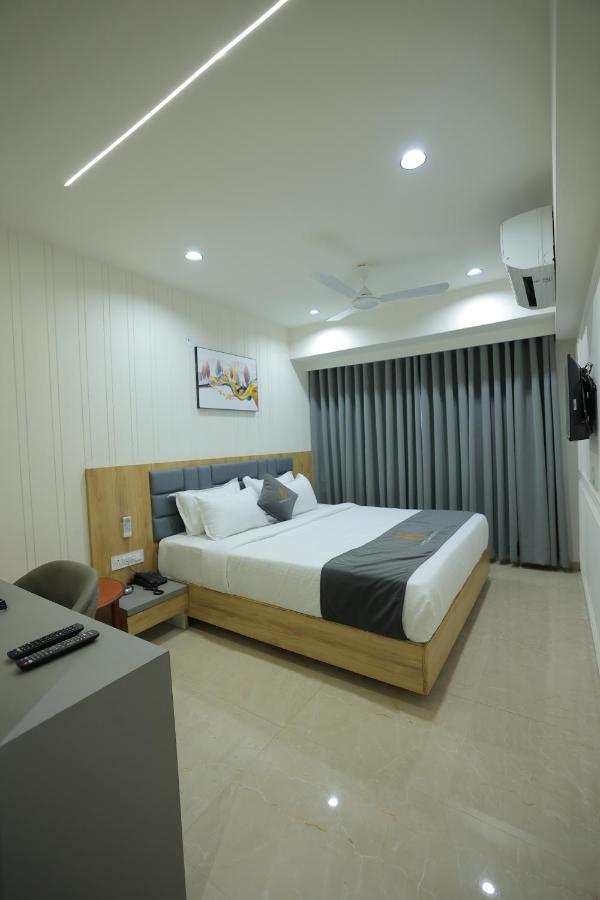 Hotel Shayan Inn Rajkot Dış mekan fotoğraf