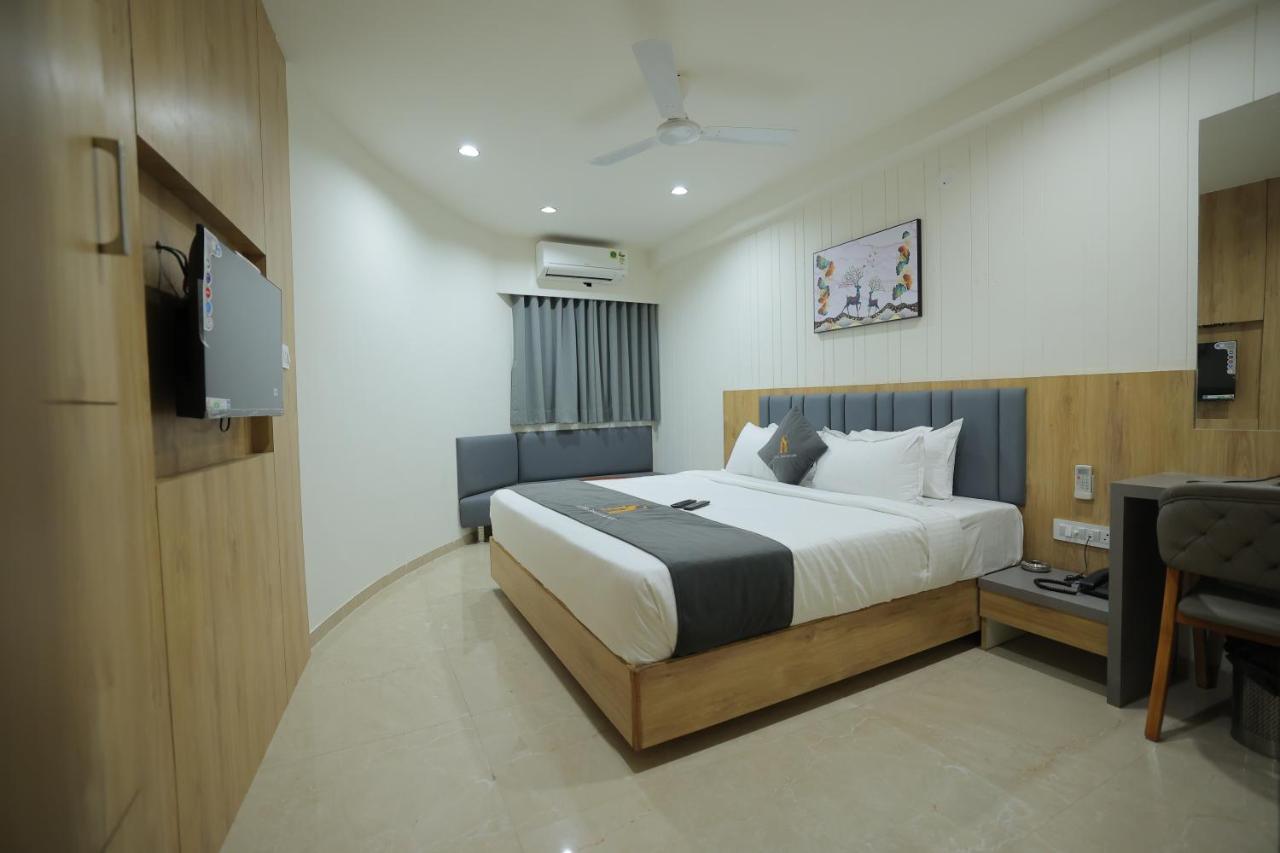 Hotel Shayan Inn Rajkot Dış mekan fotoğraf
