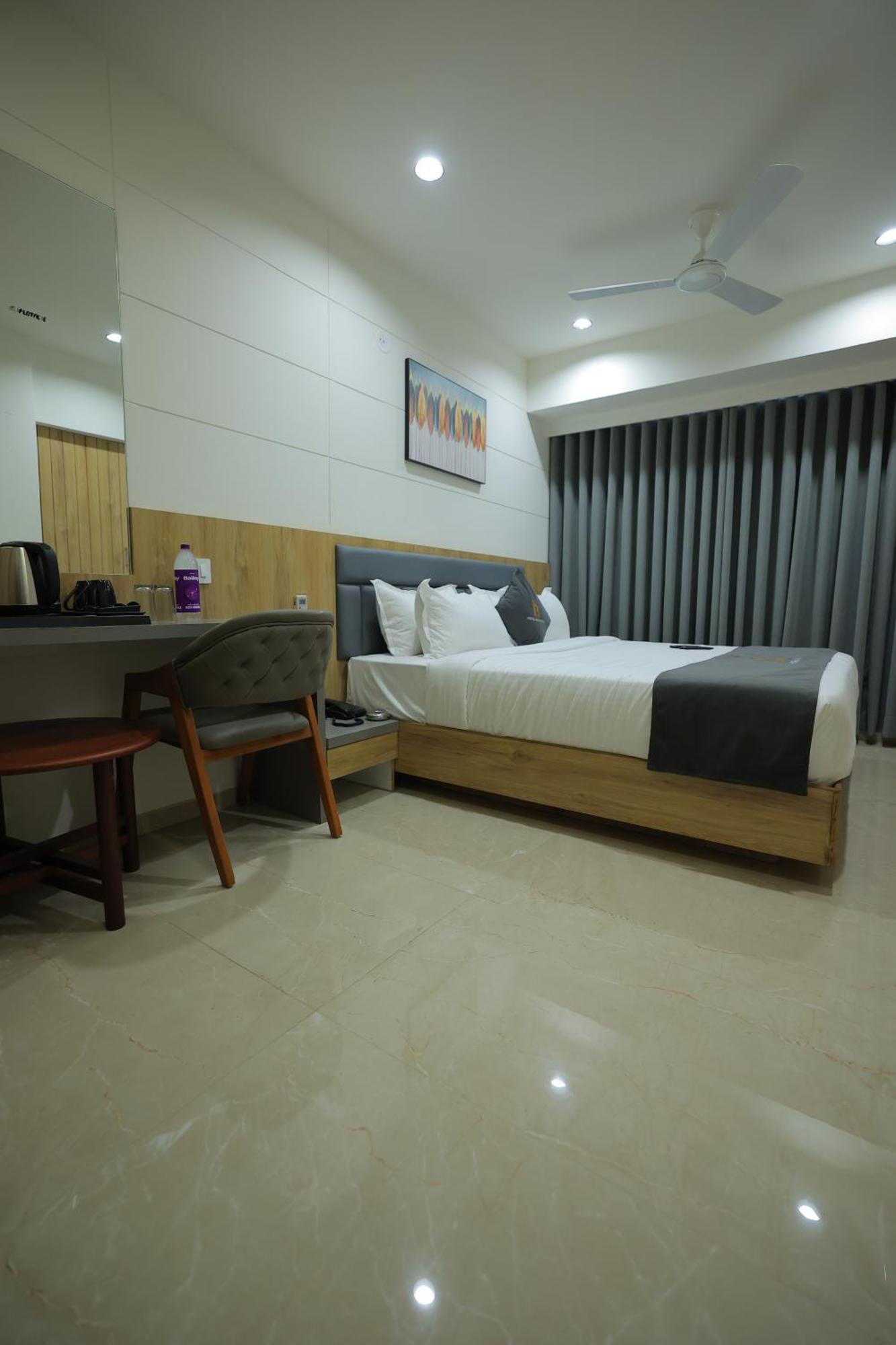 Hotel Shayan Inn Rajkot Dış mekan fotoğraf