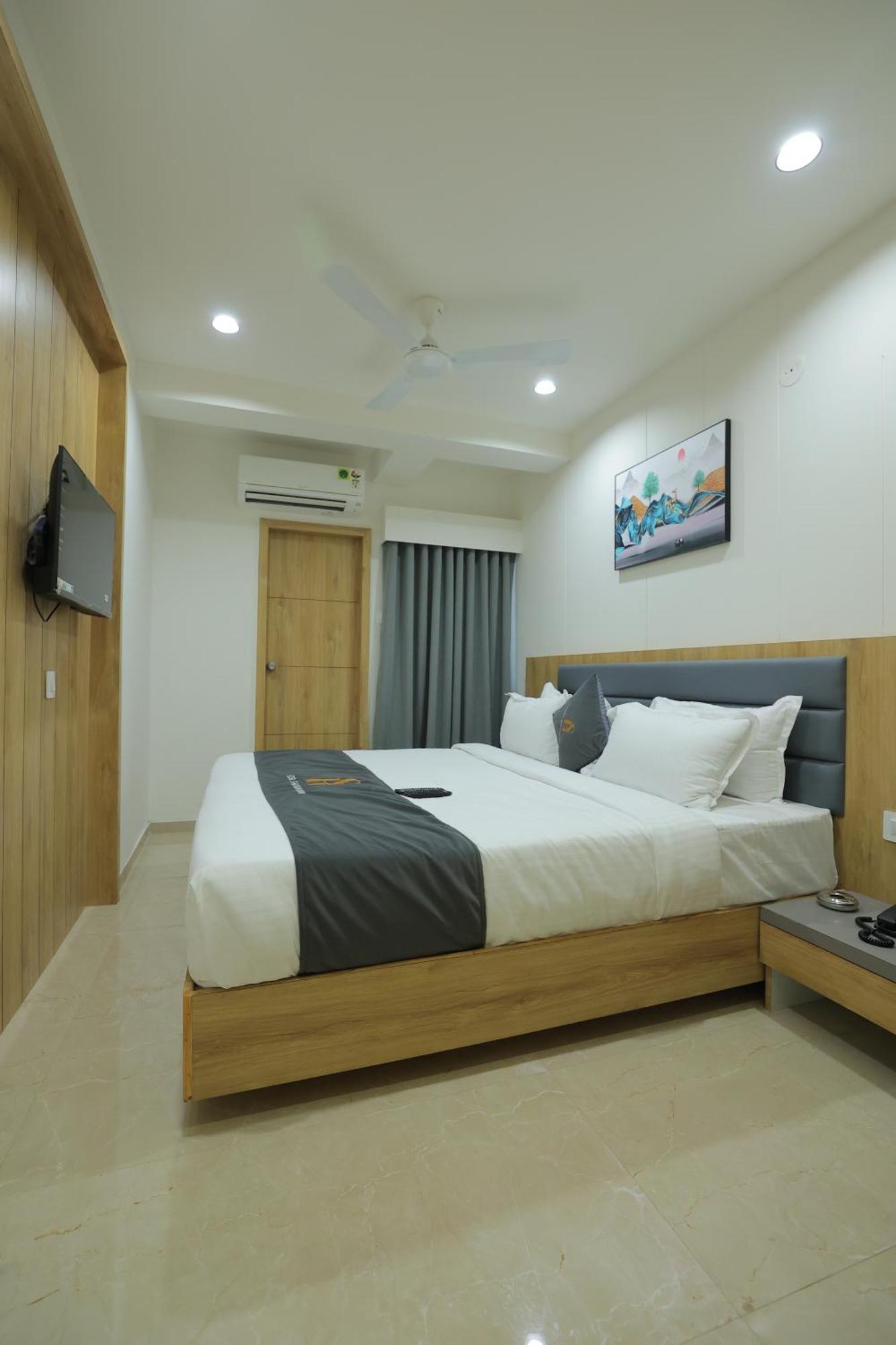 Hotel Shayan Inn Rajkot Dış mekan fotoğraf
